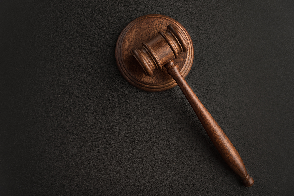 判決が下される