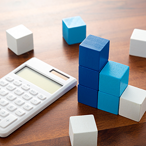電卓と積み木