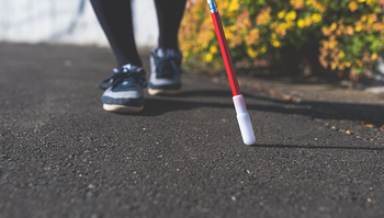 歩く視覚障がい者