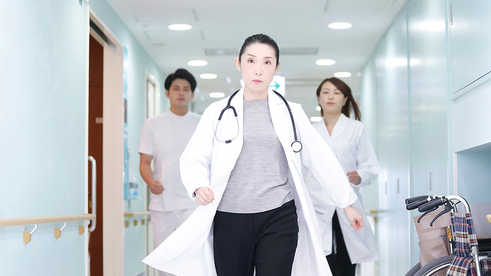 医師が駆け寄る